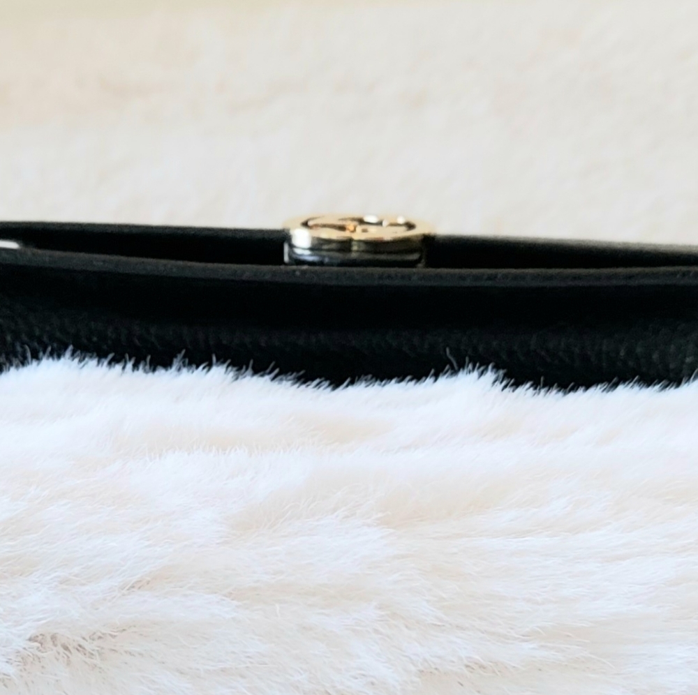 Gucci Clutch Crossbody with Chain Wallet/ Bag - Picture 4 of 4